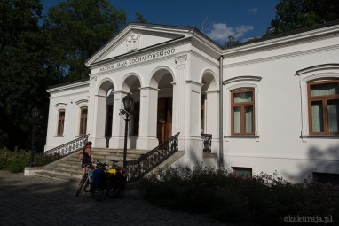 Dwór Jabłonowskich - obecnie siedziba muzeum J.K.
