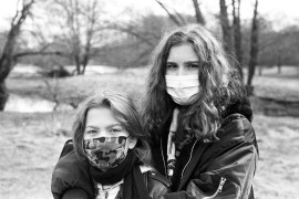 <span class="eja-frame eja-film-bw"><span class="dashicons dashicons-editor-video"></span>4
</span> E & A <span class="eja-timestamp">3.04.2021</span>